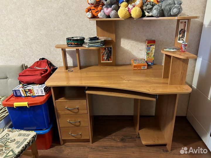 Компьютерный стол