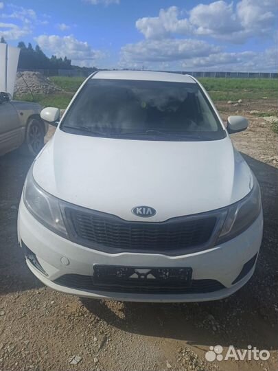 В разборе Kia Rio 3 2013 1.4 МКПП