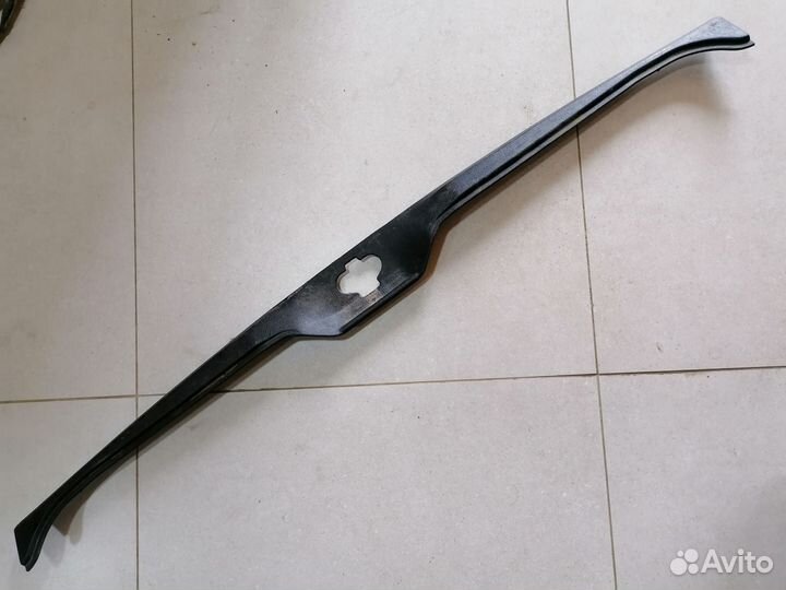 Накладка замка багажника VW Passat B4 универсал