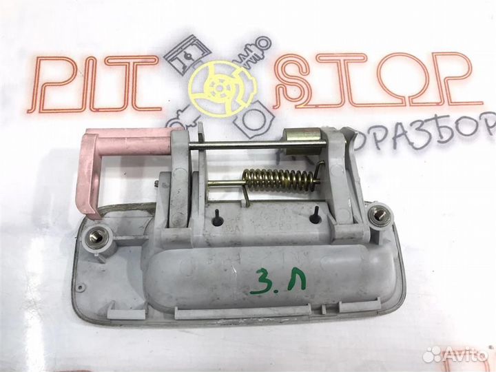 Внешняя ручка задней левой двери Toyota Windom (M