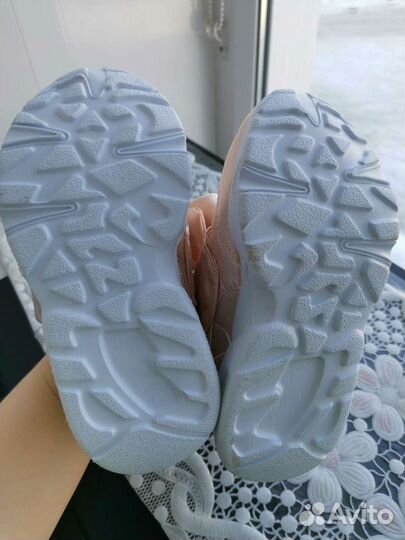 Кроссовки новые для девочки