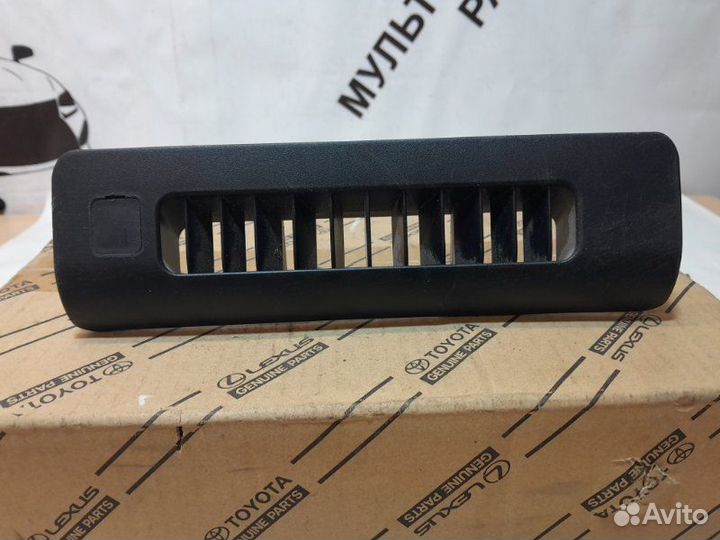 Решетка вентиляционная Toyota Land Cruiser 200