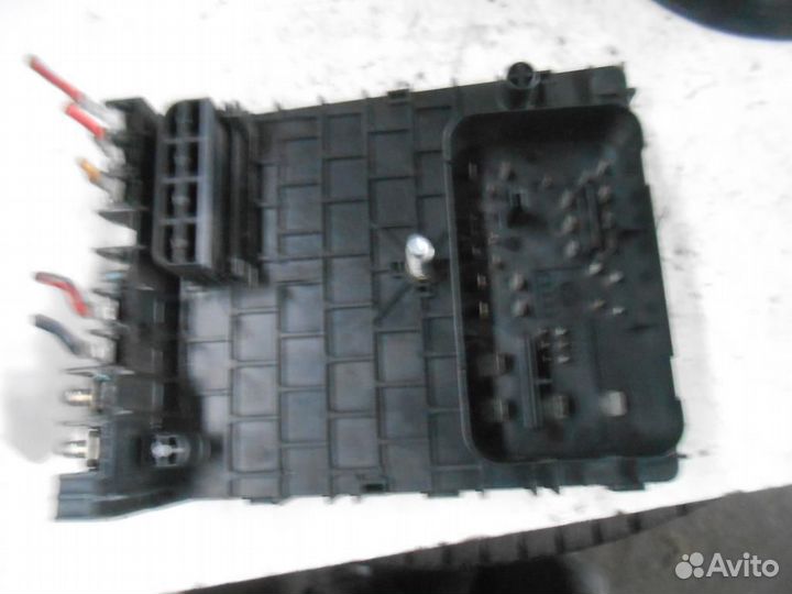 Блок предохранителей Volkswagen Passat