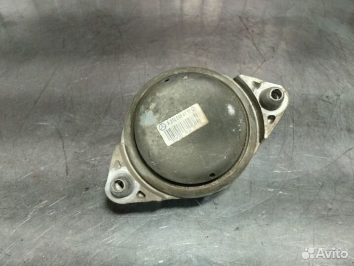 Подушка крепления двигателя Mercedes Glk X204