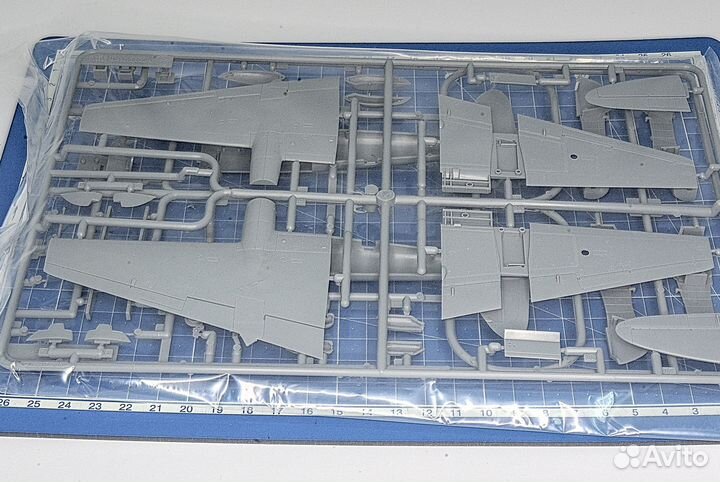 Сборная модель самолета De Havilland Mosquito