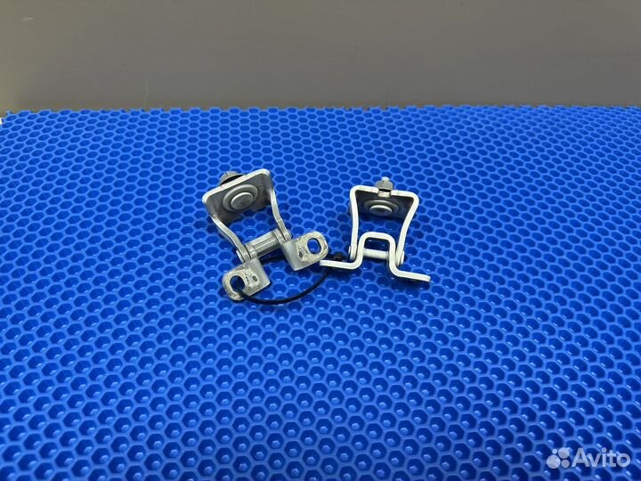Петля багажника Volkswagen Golf 7 5G
