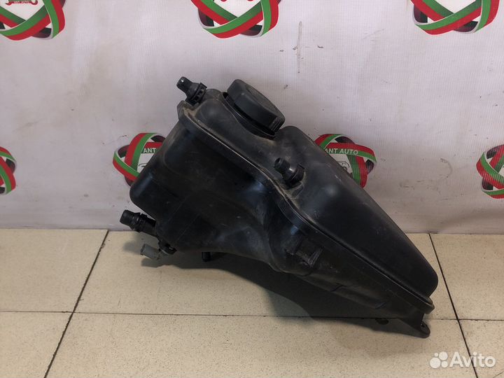 BMW 7 E65 расширительный бачок