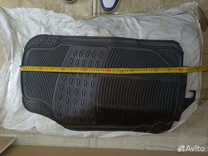 Коврик автомобильный универсальный