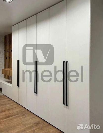 Шкаф с зеркалом