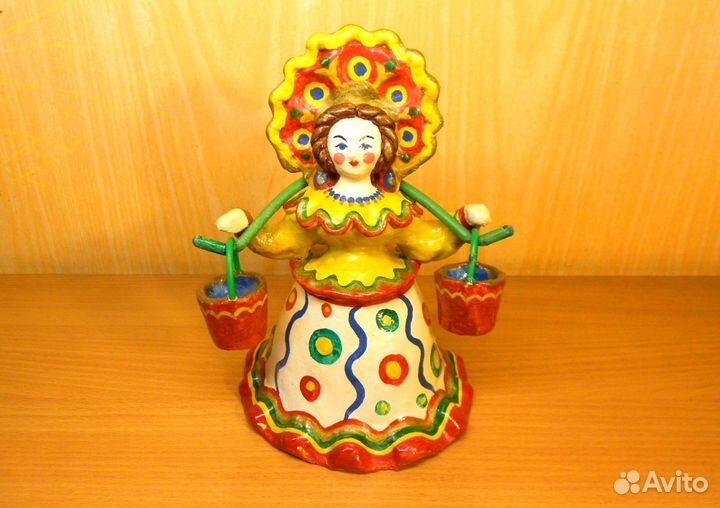 Дымковская игрушка Барыня водоноска. (20см.)