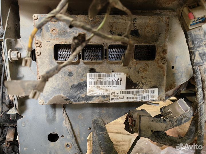 Блок управления двигателем 2.4 Додж караван 04-07г