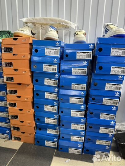 Кроссовки оптом