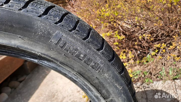 Pirelli Winter Sottozero 3 245/45 R19 102V