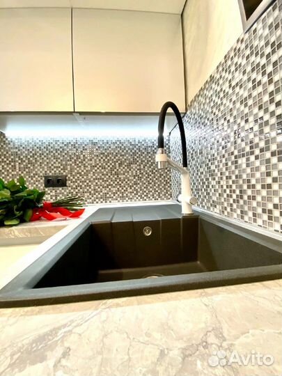 Кухня на заказ под потолок в Челябинске