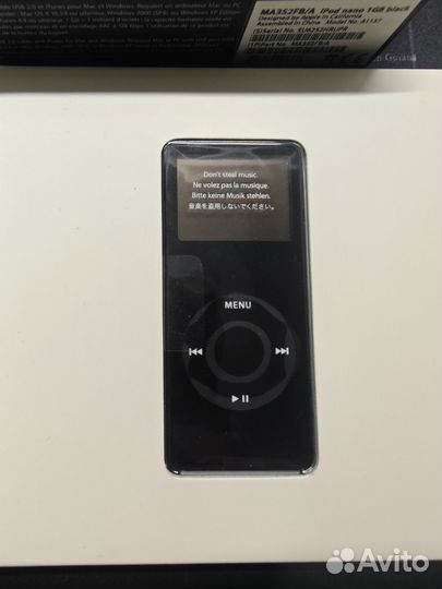 iPod nano 1 new + Lanyard Headphones