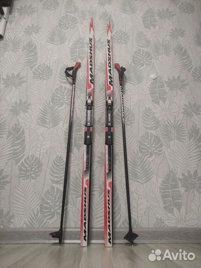 Лыжи детские 150 см торг уместен палки в комплекте