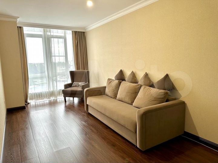 2-к. квартира, 77 м², 5/10 эт.