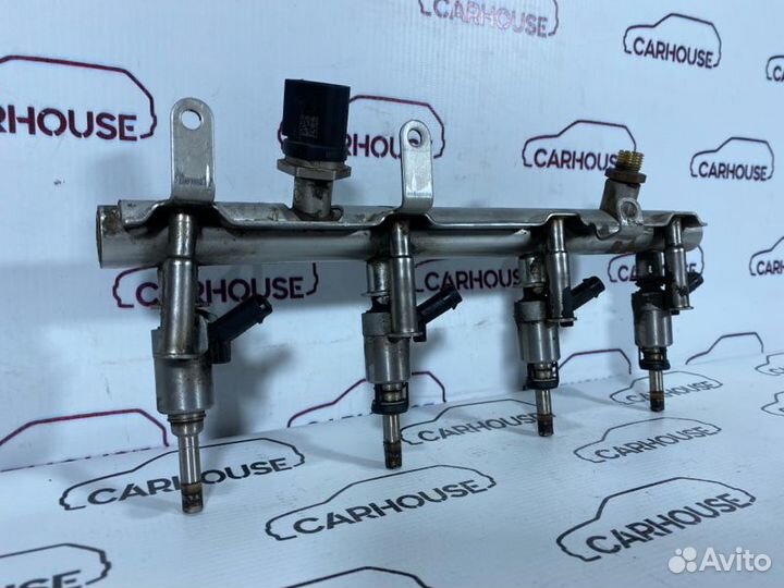 Рампа с форсунками Audi A4 1.8 CDA