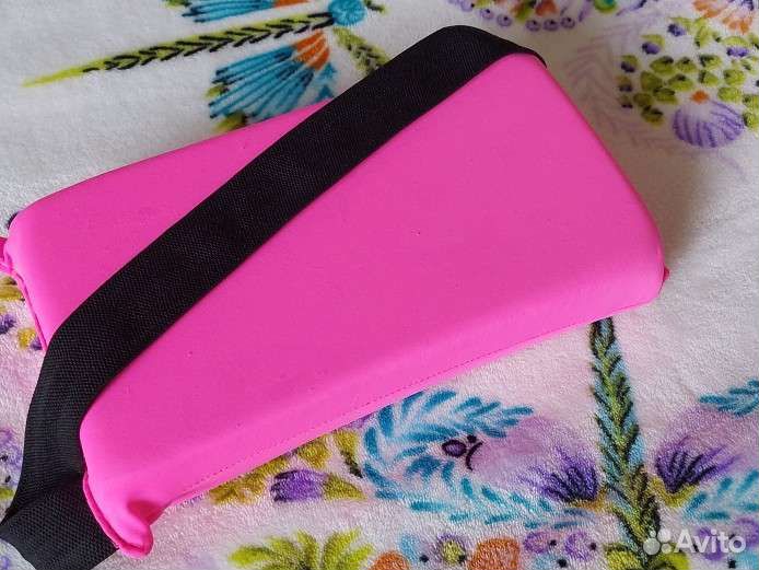 Для гимнастики: подушка, прыгалка и чешки