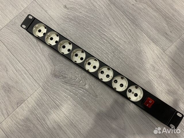 Блок розеток 220 В, 8 розеток, 16 А, 1U, Roxton