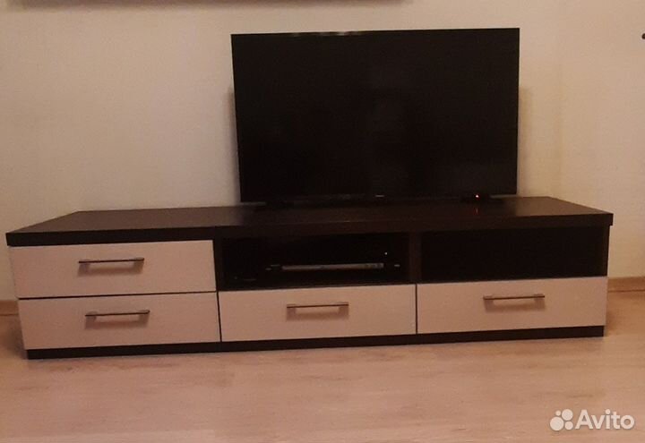 Тумба под телевизор