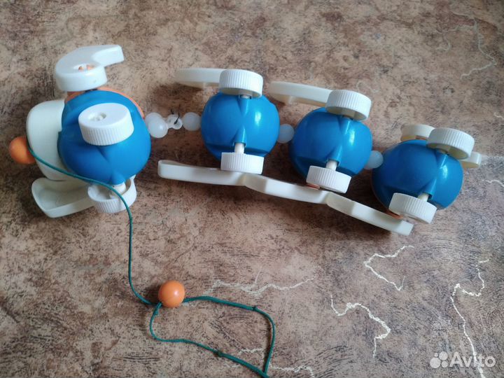 Игрушка СССР Гусеница, каталка