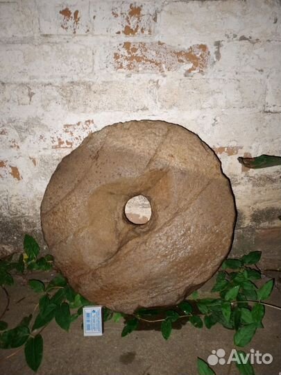 Каменные жернова