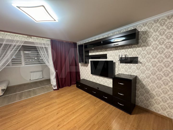 2-к. квартира, 67 м², 3/9 эт.