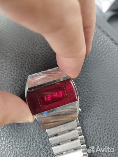 Советские электронные часы продаются