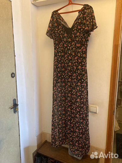 Платье летнее макси с цветочным принтом размер M