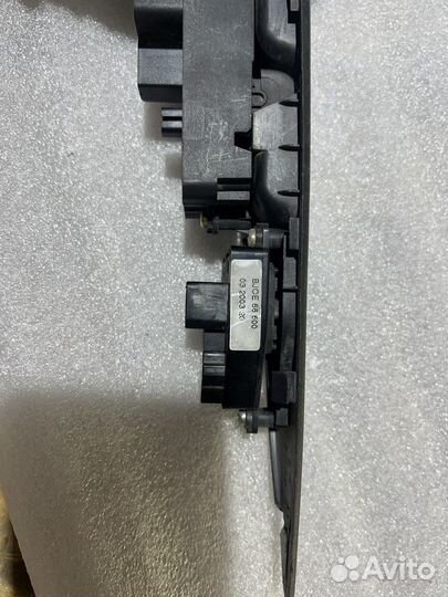 Блок управления стеклоподъемниками Mazda 3 BK