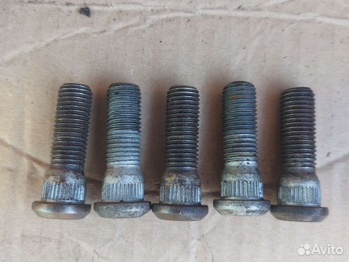 Шпильки колёс Toyota