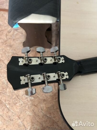Продам гитару
