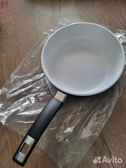 Сковорода 24 см Green Home