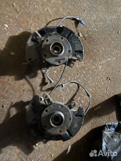 Suzuki sx4 кулак поворотный