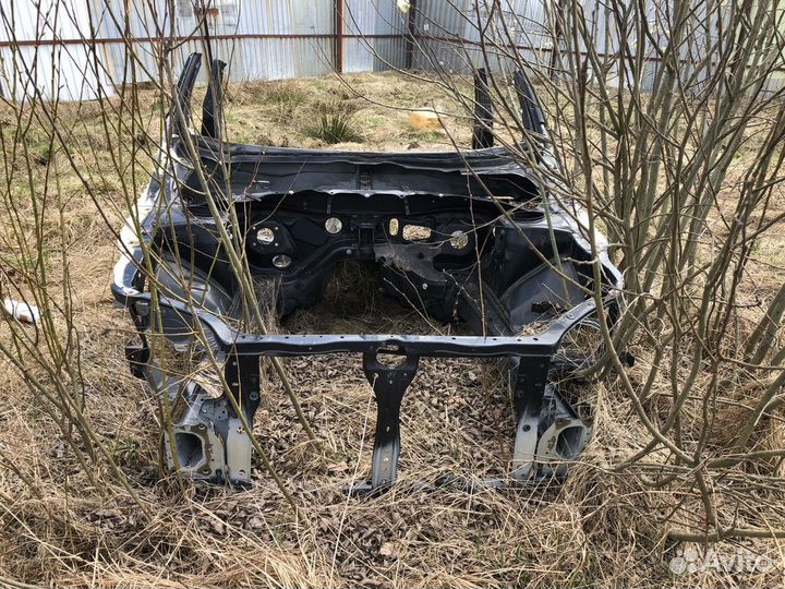 Панель передняя Subaru Forester S11