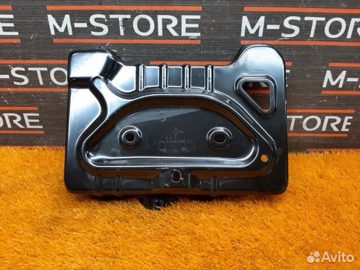 Крепление аккумулятора Mercedes-Benz E-Class W212