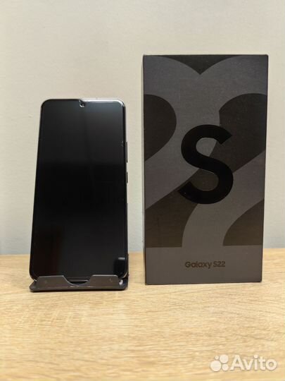 Samsung Galaxy S22, 8/128 ГБ