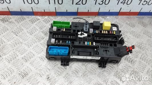 Блок предохранителей opel zafira B (3BR09M101)