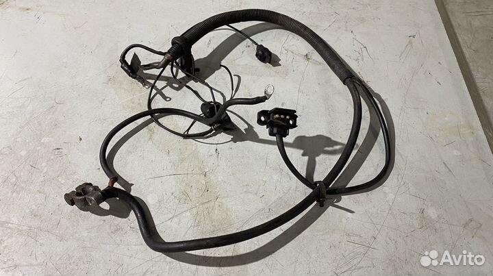 Клемма аккумуляторная плюсовая Mercedes W124