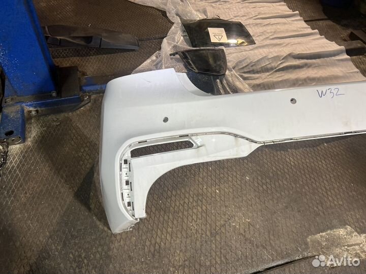 Задний бампер М-пакет BMW G30 под ремонт