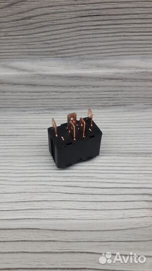 Кнопка стеклоподъемника audi 80 90 100 A6