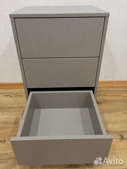 Тумба новая с качественной фурнитурой