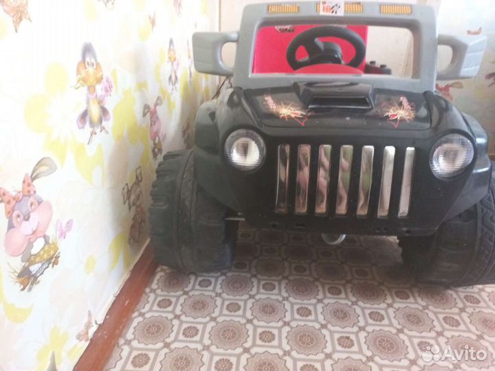 Детский электромобиль бу jeep