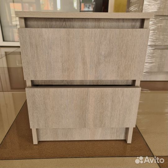 Тумбочка прикроватная 