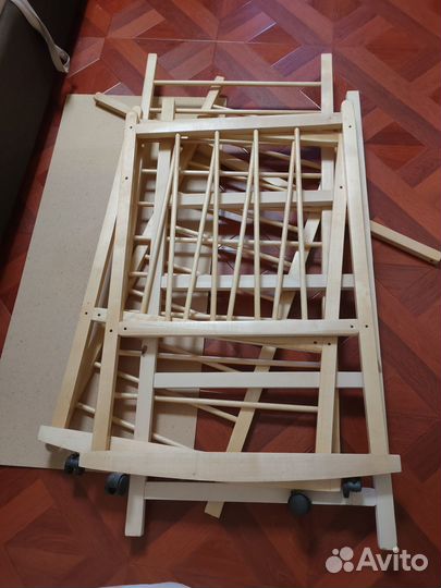 Детская кроватка с мягким комплектом