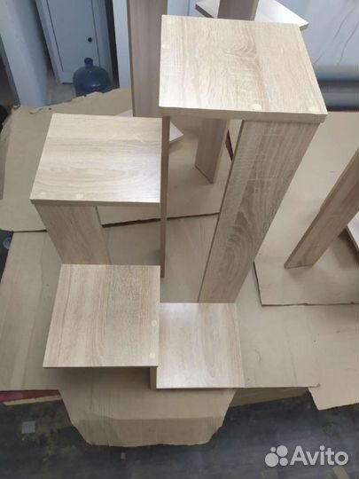 Полка подставка для цветов