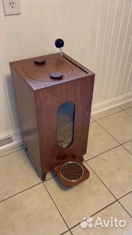 Диспенсер собачьего корма