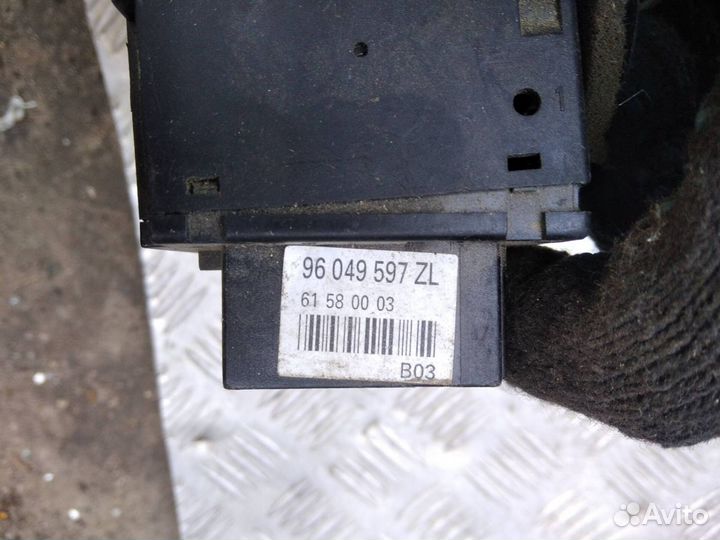 Переключатель подрулевой Peugeot 206