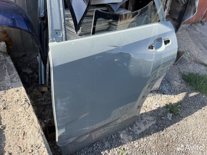 Дверь на toyota rav4